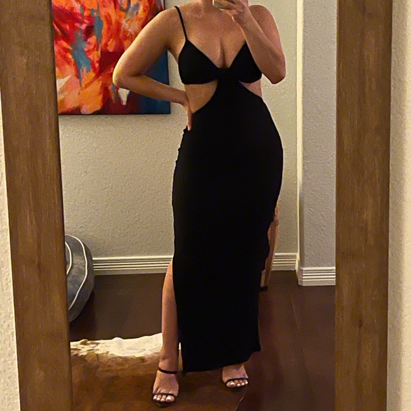 Gabriella Cutout Solid Split Hem Dress - Picture 8 of 11